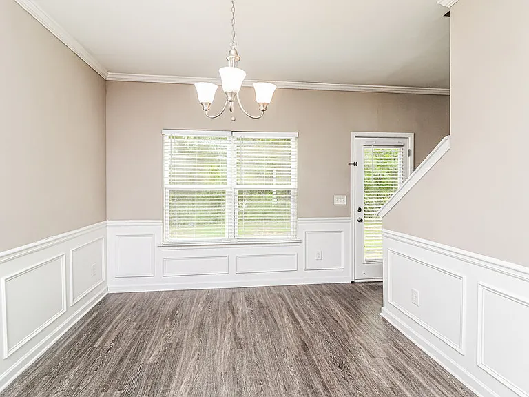 542 Fieldcrest Dr — Photo 9
