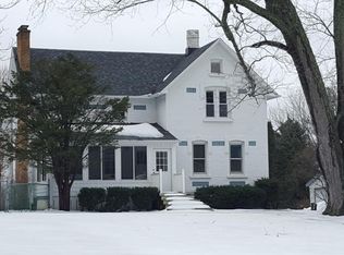 1416 S Norwood Dr, New Berlin, WI 53416