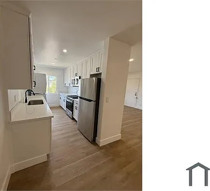 14254 Burbank Blvd #8 — Photo 5