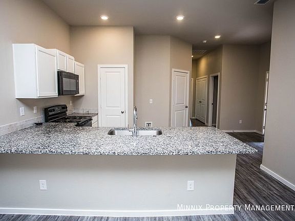 4th image of 2102 Langford Ave #B