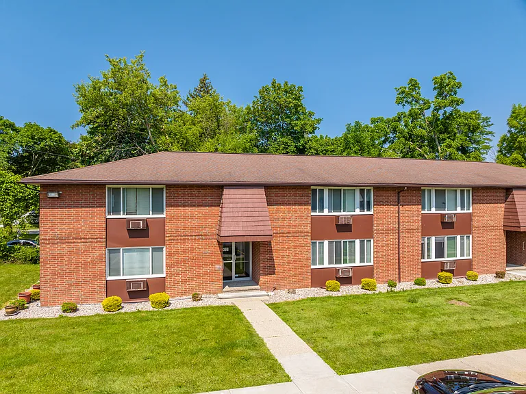 Ridgeway Garden Apartments — Photo 6