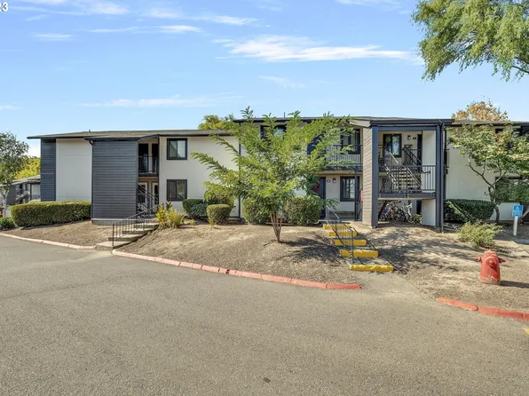 14095 SW Walker Rd APT 10, Beaverton, OR 97005