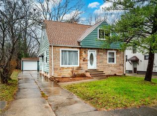 16201 Raymond St, Maple Heights, OH 44137