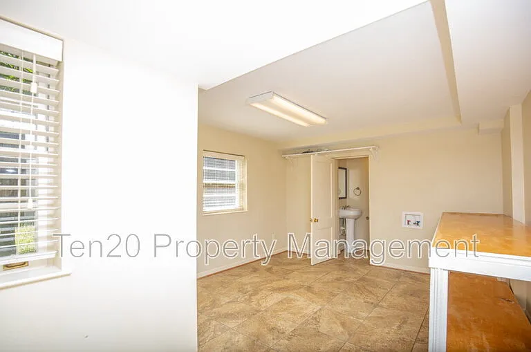 1514 Hilton Ave — Photo 4