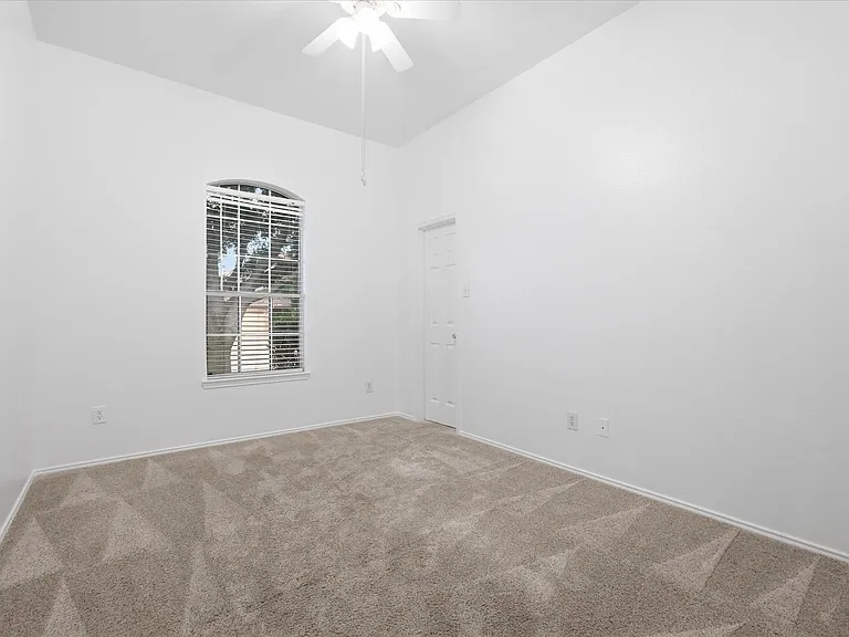 2825 Saddlebred Trl — Photo 15