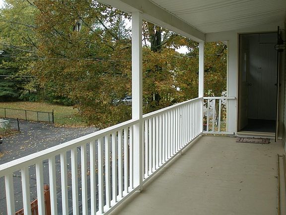 4th image of 31 Essex St #1