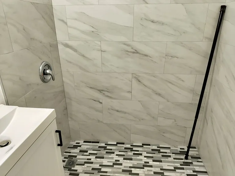 702 NE 8th Ave #8 — Photo 8
