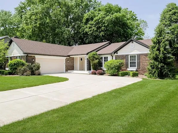 820 Sunblest Blvd, Fishers, IN 46038