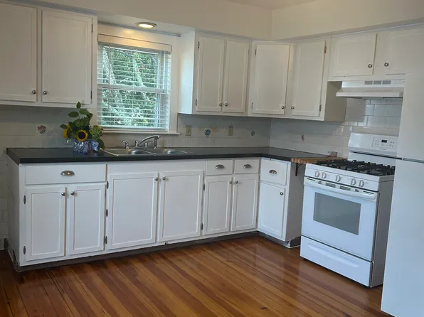 23 Roundy St #2, Beverly, MA 01915