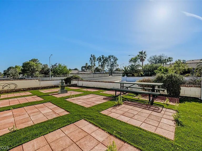 6760 W Oakey Blvd — Photo 3