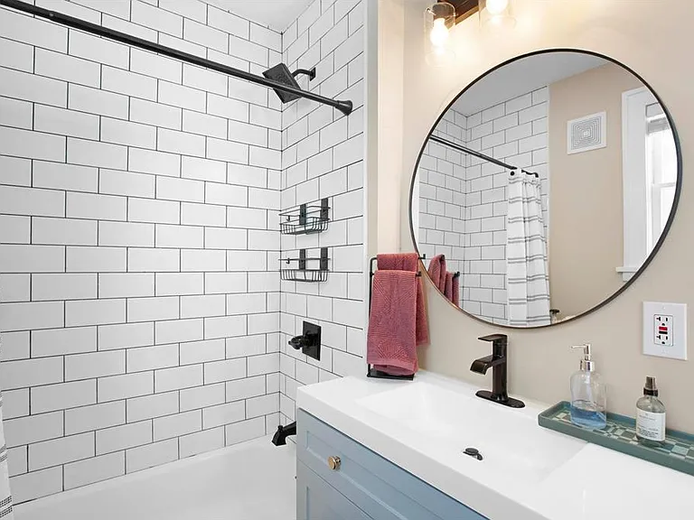 333 W 2nd St #2 — Photo 12