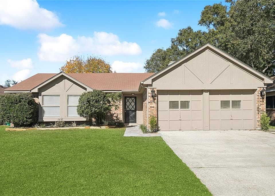 1st image of 320 Portsmouth Dr