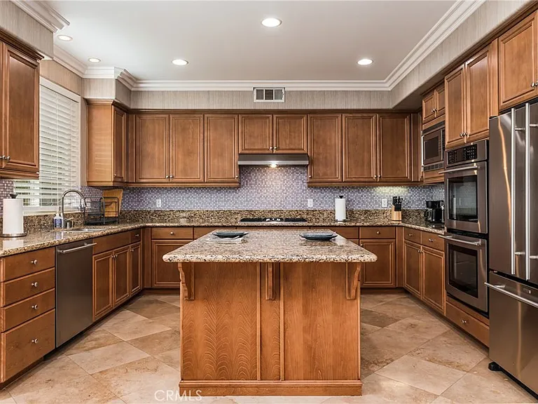 1688 Crest View Pl — Photo 21