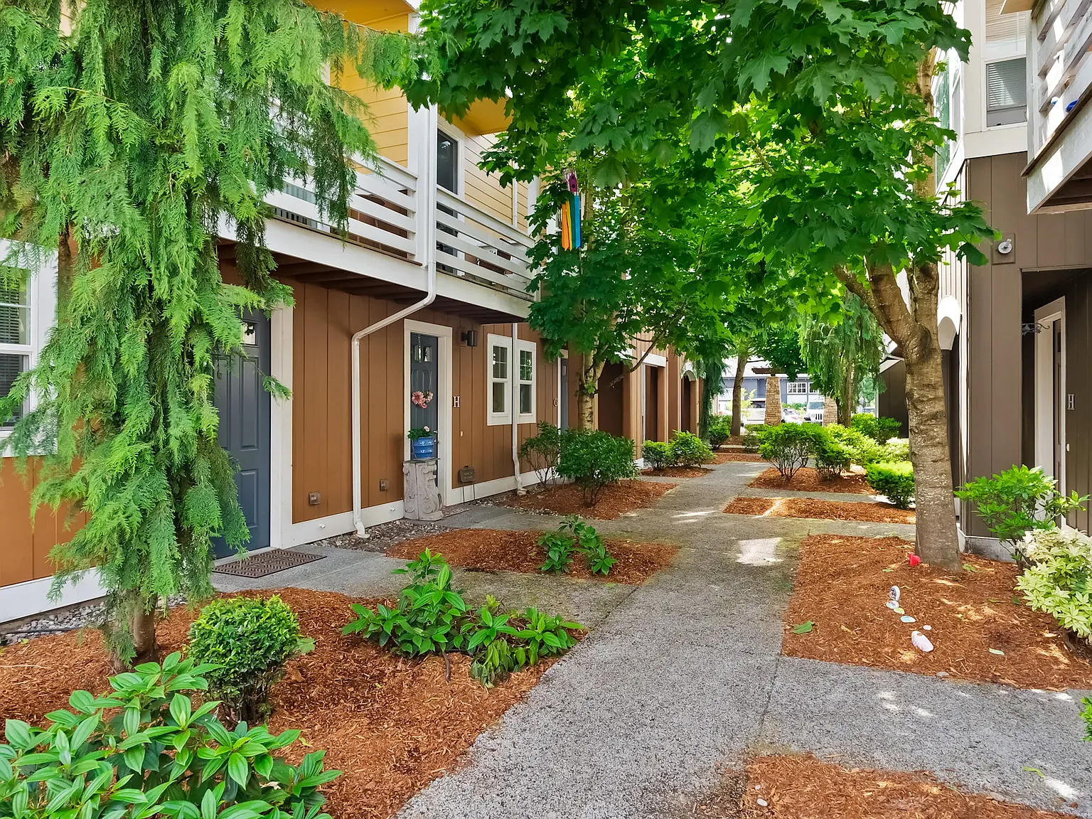 2 bed, 2.5 bath, 1301 sqft, $2,550 — Photo 3