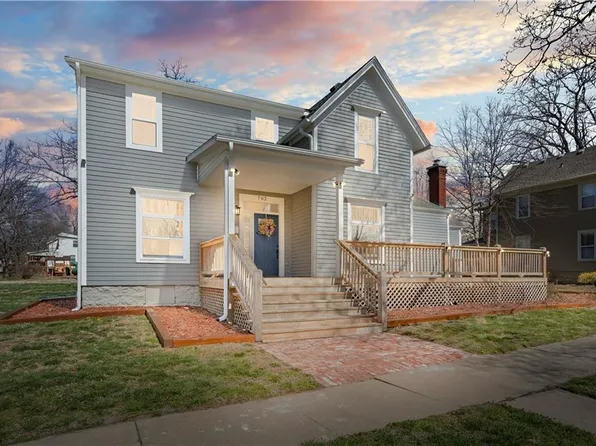 702 E Peoria St, Paola, KS 66071