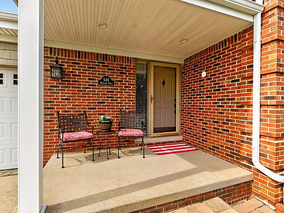 5th image of 546 Parkland Dr
