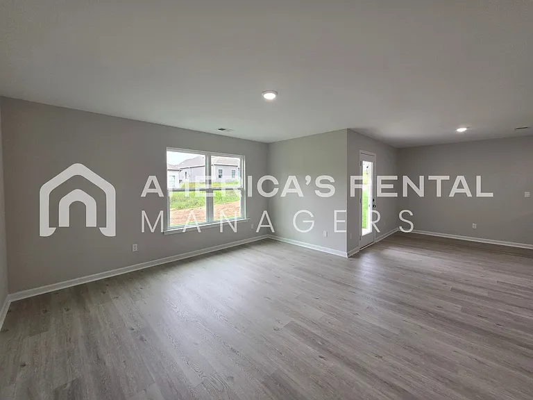 10304 Squires Way — Photo 37