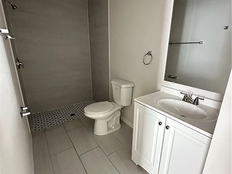 1027 Andalusia Blvd — Photo 6