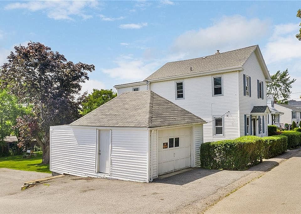 1st image of 15 Goulart Ave