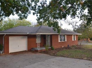 820 S University Dr, Edmond, OK 73034