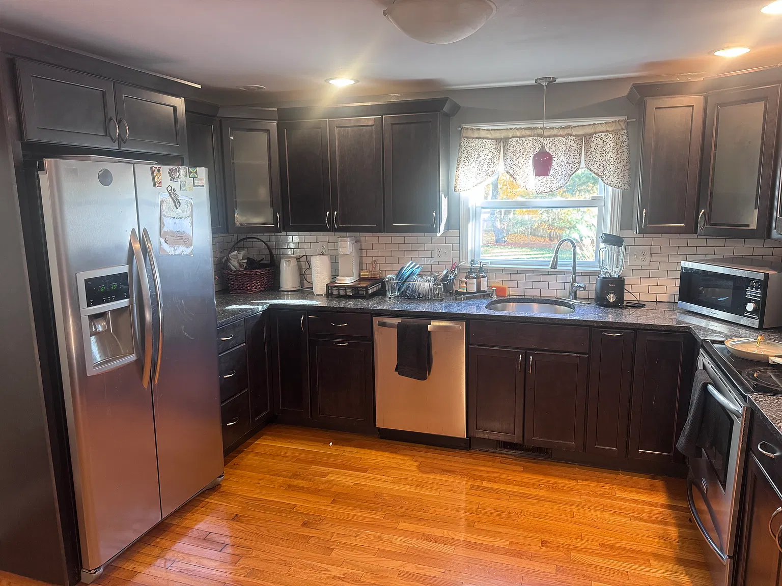 4 bed, 1536 sqft, $4,500 — Photo 3
