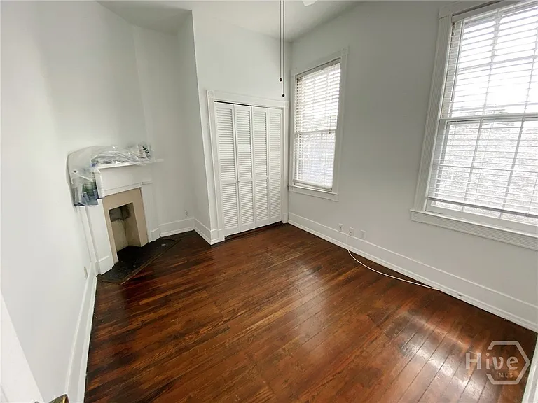 506 E York St — Photo 20