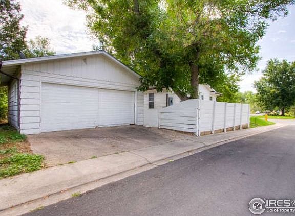 Great Corner lot with Garage