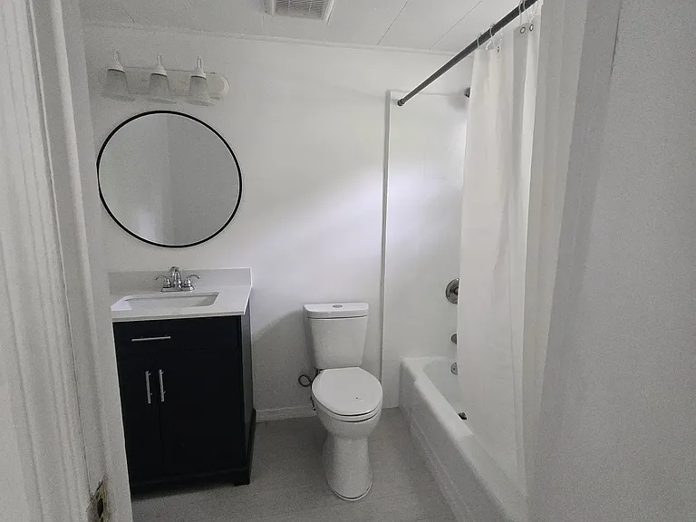 2222 Edgar St — Photo 9