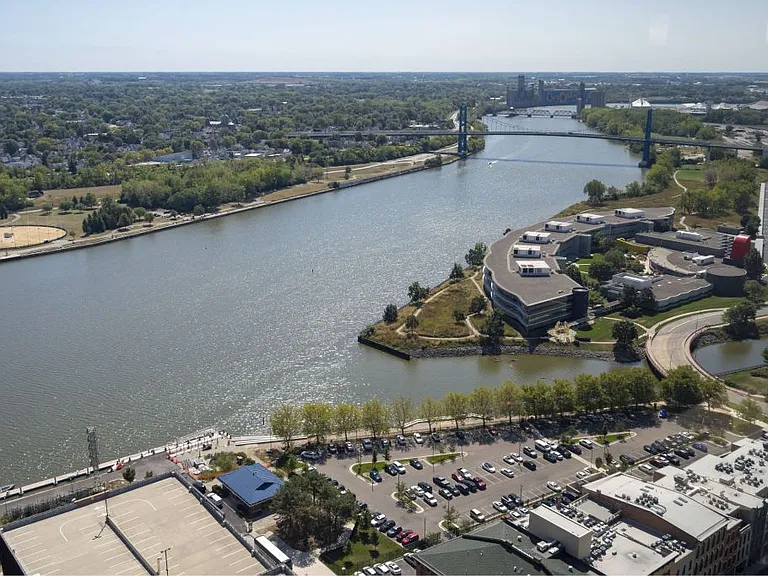 Tower on the Maumee and Ferrara Flats — Photo 13