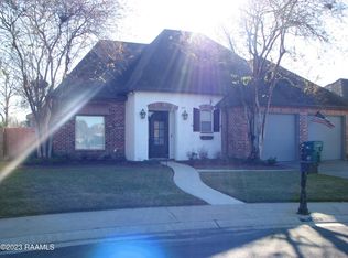 201 Saint Martinique Ln, Lafayette, LA 70508