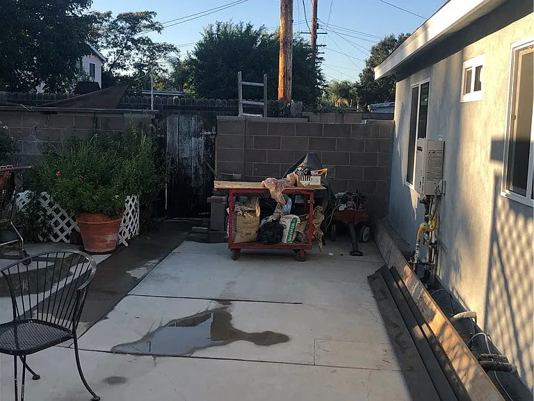 3616 W Victory Blvd — Photo 3