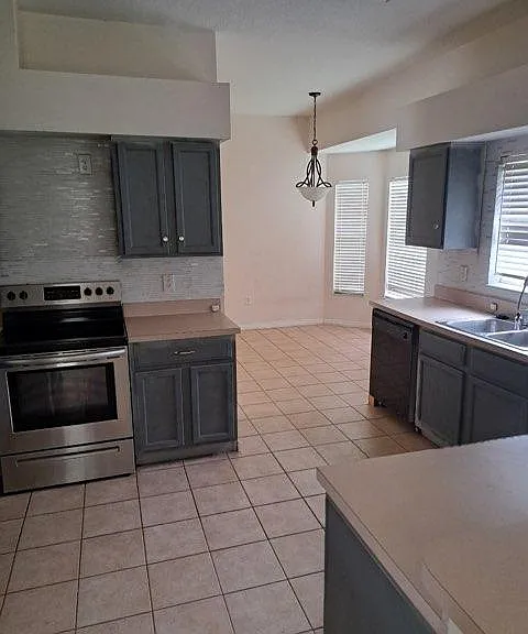 Coral Springs Dr — Photo 9