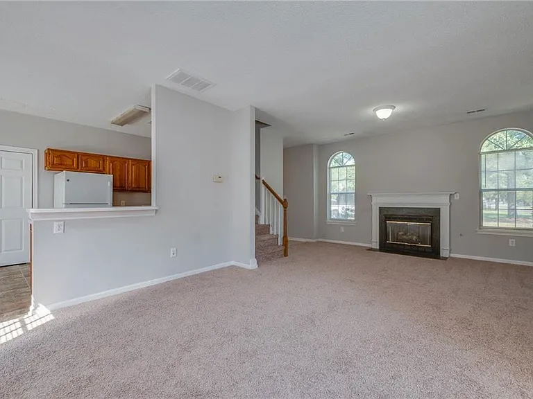 850 Worcester Way — Photo 6