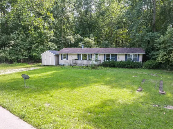 6735 E South Barbee Dr, Pierceton, IN 46562