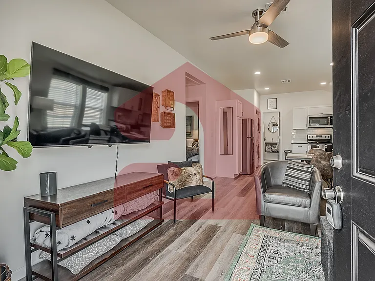 208 E Mosier St — Photo 10