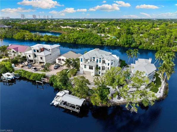 3890 Aloha LN, BONITA SPRINGS, FL 34134