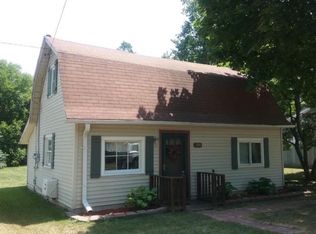 208 N Chestnut St, Vernon, MI 48476