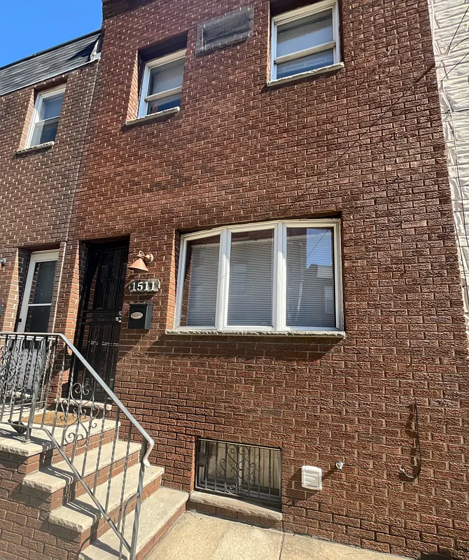 3 bed, 1.0 bath, 980 sqft, $1,600 — Photo 2