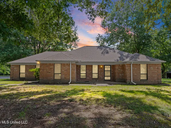 11255 Whispering Pines Dr, Olive Branch, MS 38654
