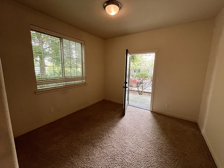 7907 NE Rockne Way #1 — Photo 9