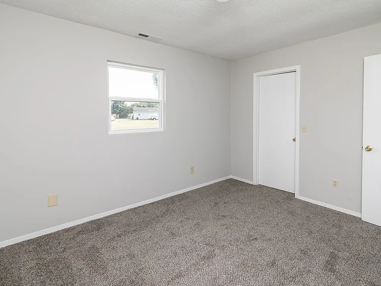 1104 Bryn Mawr Ave — Photo 17