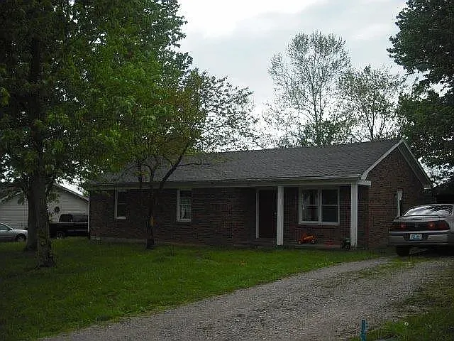 1037 Drury Ln — Photo 1
