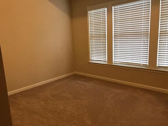 930 Township Cir — Photo 34