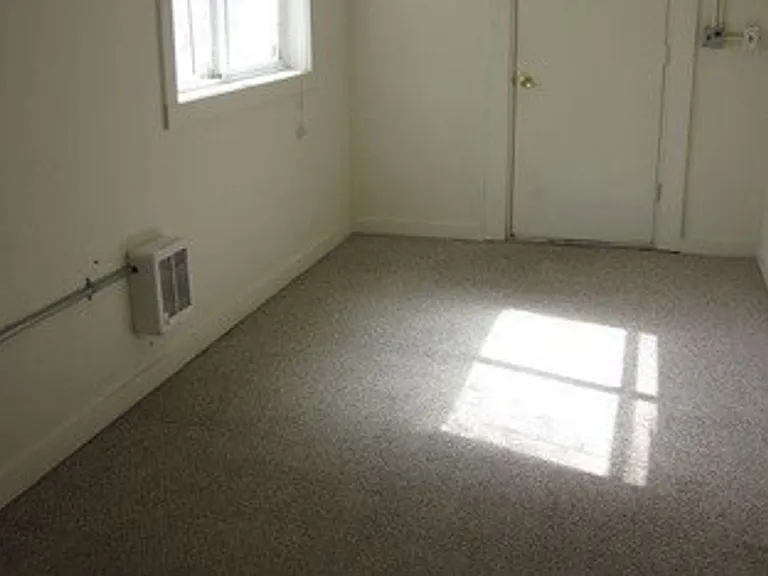 530 W C St — Photo 4