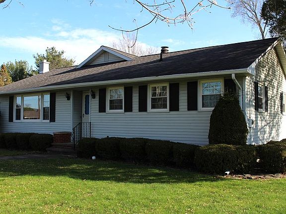 4th image of 50 Belaire Dr
