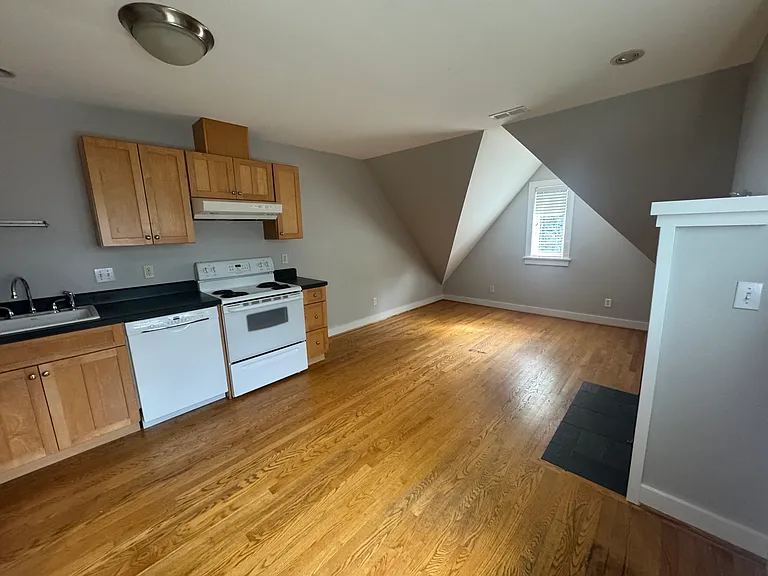 931A NE Cesar E Chavez Blvd #A — Photo 4