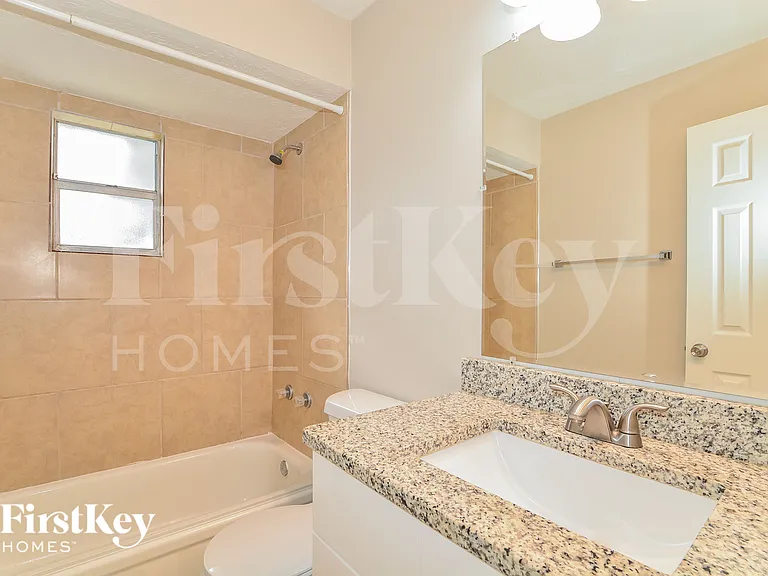 561 Hibiscus Rd — Photo 13