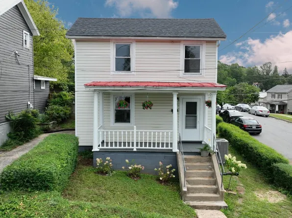 1118 Hollins St, Lynchburg, VA 24504
