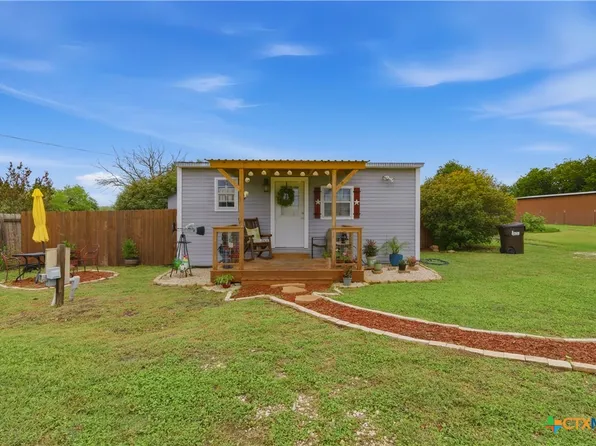 148 Dewey Ln, Seguin, TX 78155