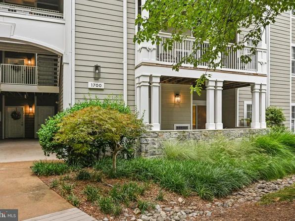 1700 Lake Shore Crest Dr Suite 16, Reston, VA 20190